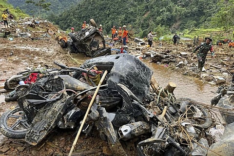 The earth shifted, a wave of death arose... 442 people have died so far in this Muslim country, causing an uproar.