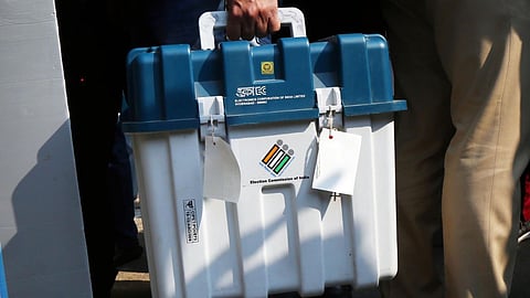 Maharashtra Local Body Election Results: वाशिम व जलगांव में स्थानीय निकाय चुनाव मतगणना शुरू, कड़ी सुरक्षा, 582 उम्मीदवारों का भविष्य तय, राजनीतिक दांव ऊंचे।