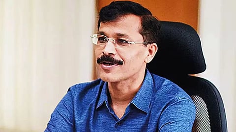 Maharashtra Winter Session Nagpur: नागपुर स्मार्ट सिटी विवाद में IAS तुकाराम मुंडे को वित्तीय अनियमितताओं में क्लीन चिट मिली, महिला उत्पीड़न मामले की जांच अभी जारी।
