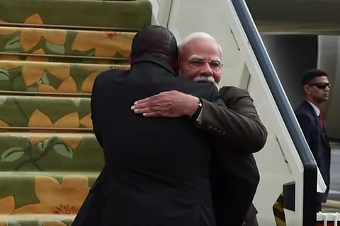 PM Modi received a grand welcome on African soil; Ethiopian Prime Minister Abiy Ahmed embraced him.