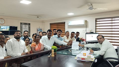 Akola district erupts over 'insult' to Dr. Babasaheb Ambedkar; demands action against Minister Girish Mahajan