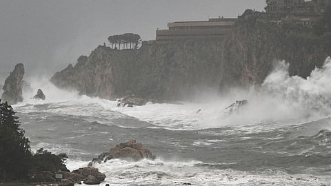 Catastrophe in the Mediterranean Sea! Migrant boats caught in the path of Cyclone 'Harry', hundreds feared drowned.