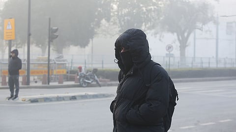 delhi extreme cold minimum temperature 2.9 degree cold wave yellow alert dense fog imd all latest updates