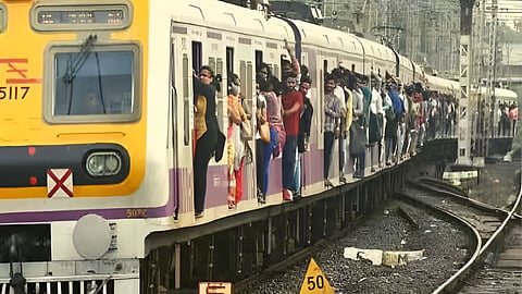 Mumbai Local Accident in Badlapur
