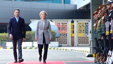 In Delhi, Ursula von der Leyen announced that a European military contingent will participate in the Republic Day parade for the first time.