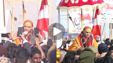 Prayagraj magh mela Swami Avimukteshwaranand refused to dip on Mauni Amavasya after Home Secretary Mohit Gupta assaulting his disciples