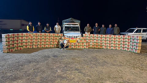 Liquor smuggling through a cargo vehicle busted in Wardha; police seized goods worth Rs 22.10 lakh