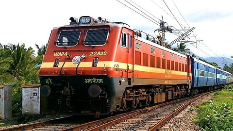 Central Railway announces unreserved special trains between Amravati-Panvel and Bhusaval-Miraj for January 2026.