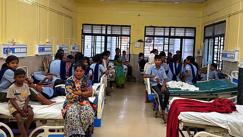 70 students of Laheri Govt Ashram School in Gadchiroli suffered food poisoning after a meal. 47 shifted to Bhamragad hospital. All students are out of danger.