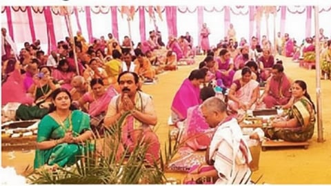 On Ganesh Jayanti, the air resonated with chants; a 31-kund Havan (fire ritual) was performed at the Varad Ganesh Temple; a devotional beginning to the celebrations