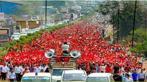 Red Storm Front: Kisan Sabha's march to Mumbai, thousands of farmers create a massive crowd on the streets