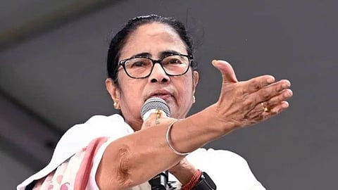 When we come, Delhi gets scared... Mamata Banerjee roared at Banga Bhavan