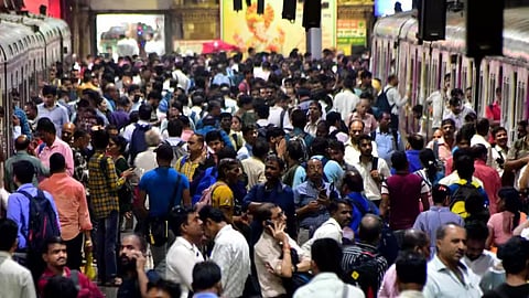 Mumbai Railway Station Crowd Survey