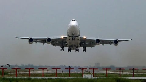 Nagpur Airport sees a massive surge with over 26 lakh passengers in 11 months of 2025. Daily 9,000+ travelers fly from the Orange City.