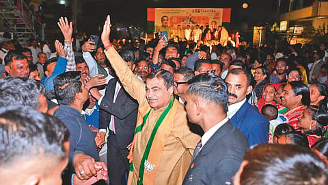 Nitin Gadkari promises a 'Full Movie' of development for Nagpur.