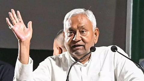 Bihar Government Nitish kumar big decision strict restrictions on social media activities of employees