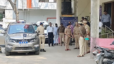 4 police personnel including PSI Nitin Atram suspended after a POCSO accused committed suicide in Jaripatka police station lockup, Nagpur.
