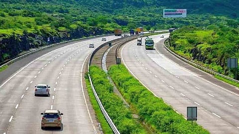 Traffic will be blocked for 3 days on the Nagpur-Wardha Samriddhi Expressway, and traffic will be affected in 14 phases due to gantry work.