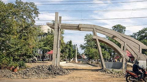 The4.5 crore Shaheed Smarak project in Bhandara remains incomplete after two years. Due to administrative delays, martyrs will be honored in a temporary setup this Republic Day.