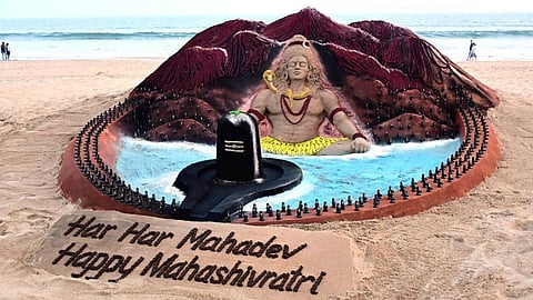 On Mahashivratri, Sudarsan Pattnaik created a unique Shiva-themed sand art at Puri beach using 17,000 Rudraksha and 500 Shivlings.