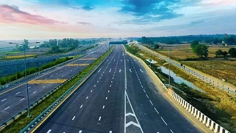 Maharashtra Govt approves ₹2,353 Cr loan for Nagpur-Chandrapur Expressway land acquisition.
