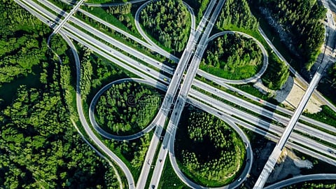 Relief from internal traffic congestion: Emphasis on completing the ring road before Kumbh Mela, an 8,000 crore project.