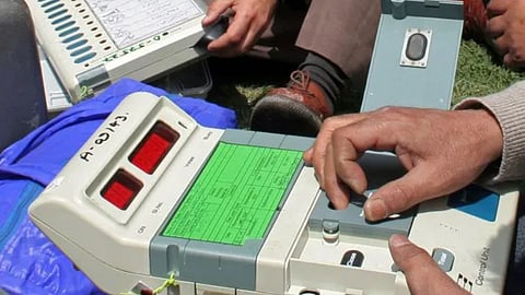 District Council and Panchayat Samiti elections concluded peacefully; the fate of 2,819 candidates sealed in EVMs
