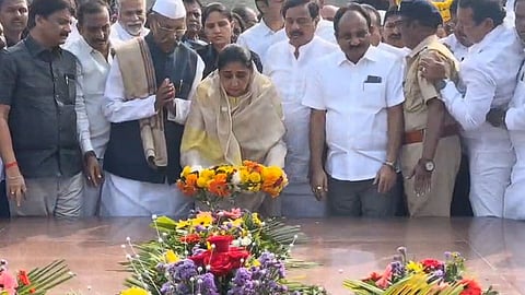 Maharashtra Deputy CM Sunetra Pawar visits Yashwantrao Chavan’s memorial in Karad. Vows to carry forward Ajit Pawar’s legacy and Shiv-Shahu-Phule-Ambedkar ideology.