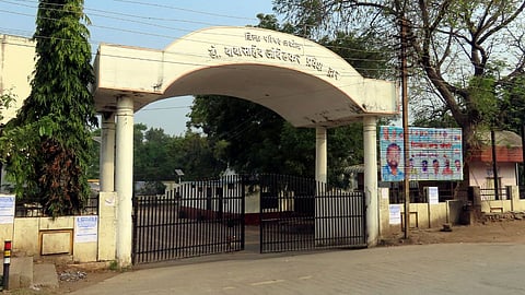 Akola Zilla Parishad is set to present a 40 crore budget for 2026-27, prioritizing education and health. In the absence of elected representatives, the administrative budget is being prepared under the CEO's guidance, focusing on rural infrastructure, water supply, and the timely utilization of pending development funds.