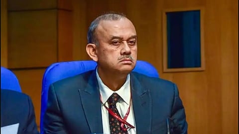 hdfc-bank-chairman-resignation-atanuc-chakraborty-stock-fall