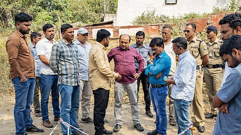 Chandrapur Commissioner Akunuri Naresh inspects Amrut-2 project following scam allegations. Contractor slammed for shallow pipeline laying and violating work order norms.