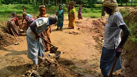 Viksit Bharat Rojgar Mission replaces MGNREGA from April 1. Laborers to get 125 days of work. Face ID mandatory to stop fraud. Registration open on Yuktidhara portal.