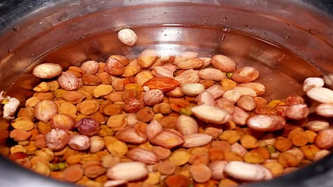 Benefits Of Eating Soaked Peanuts