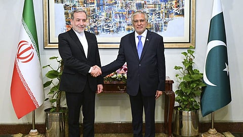 A New Turn in Pakistan-Iran Ties: Tehran Takes a Major Diplomatic Step Amid US-Israeli Attacks Find Out What the Situation Is.