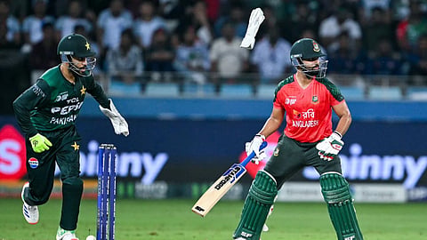 PAK vs BAN: सीरीज पर छाए संकट के बादल! रद्द हो सकते हैं तीनों वनडे मैच; क्रिकेट फैंस को लगा बड़ा झटका।