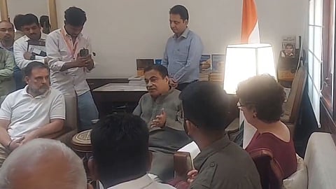 Rahul Gandhi priyanka Gandhi Meet Nitin Gadkari