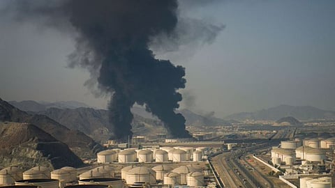 Following the Dubai Airport incident... Iran launches massive drone attack on UAE gas field; tensions escalate for the US and Arab nations.