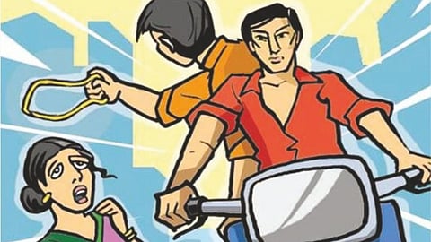 Snatching Incidents Rise in the City; Bike-Riding Miscreants Snatch Gold Chain from Woman in Vishwabharati Colony