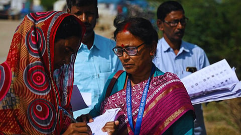 Special Intensive Revision (SIR) of voter lists to start in Nagpur/Maharashtra in April. BJP trains workers in Mumbai; some communities express fear over the process.