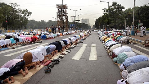 Uproar Erupts Ahead of Eid! Syed Ayub Challenges CM Yogi, Declares: "Namaz on the Streets—Not Just in Sambhal, But Across All of India..."