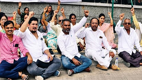 Six Democracy Days have passed, yet grievances remain pending; questions raised over the functioning of the Nashik Municipal Corporation.