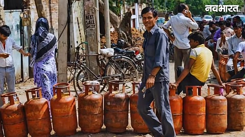 Noida LPG Crisis: Gas Cylinders Selling for Rs 6000 in Black Market as Long Queues Continue