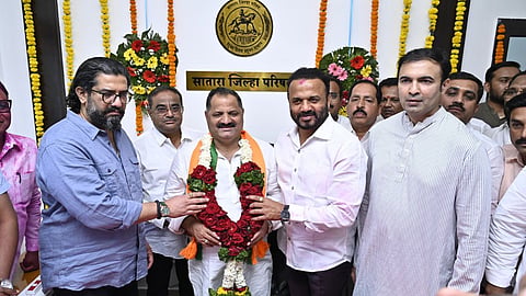 BJP wins Satara Zila Parishad for the first time. CM Fadnavis and Minister Shivendra Raje Bhosale outsmart Shinde-Sharad Pawar alliance by 1 vote.