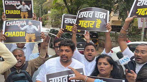 mumbai-aap-protest-raghav-chadha-bjp-join-khar-police-action