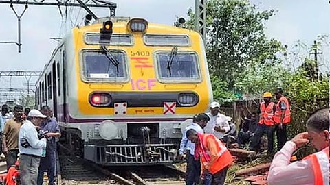 mumbai-local-train-derailment-dombivli-central-railway-delay