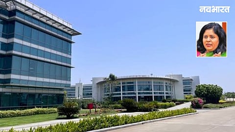 Divisional Commissioner Vijayalakshmi Bidari emphasized developing Nagpur as an IT and AI hub by improving air connectivity and launching 'One Company One College' initiatives.