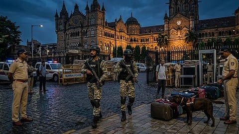 Railway Station Bomb Threat Mumbai
