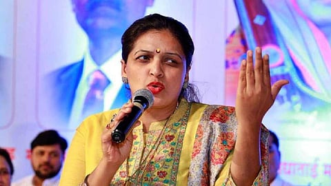 rupali-thombre-patil-conspiracy-sting-pune-journalists-fir