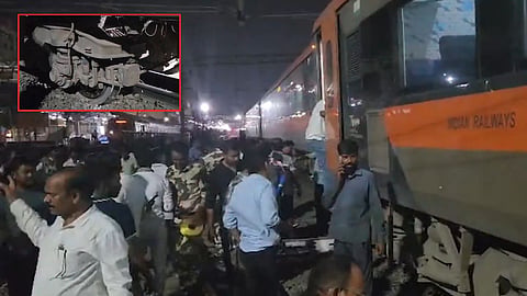 Vande Bharat Express Derailed At Pune Railway Station