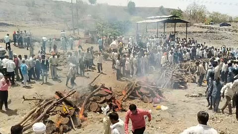 Eight Family Member Funeral In Dhar